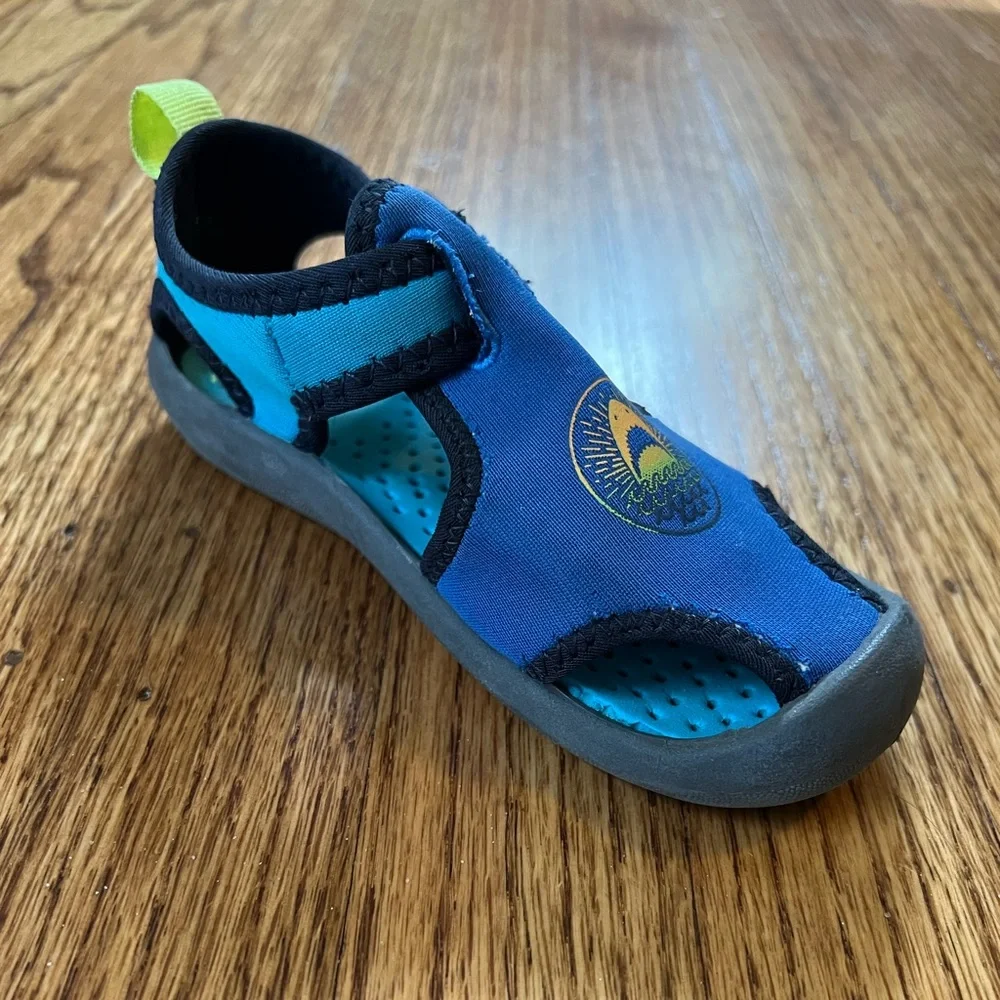 OshKosh Toddler Boy Water Shoes, Size 9